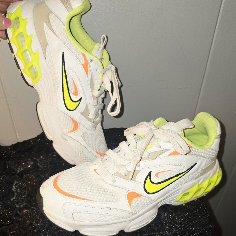 NIKE ZOOM AIR FIRE SIMMIT WHITE & VOLT 8.5 Women's CW3876-104 Sneakers